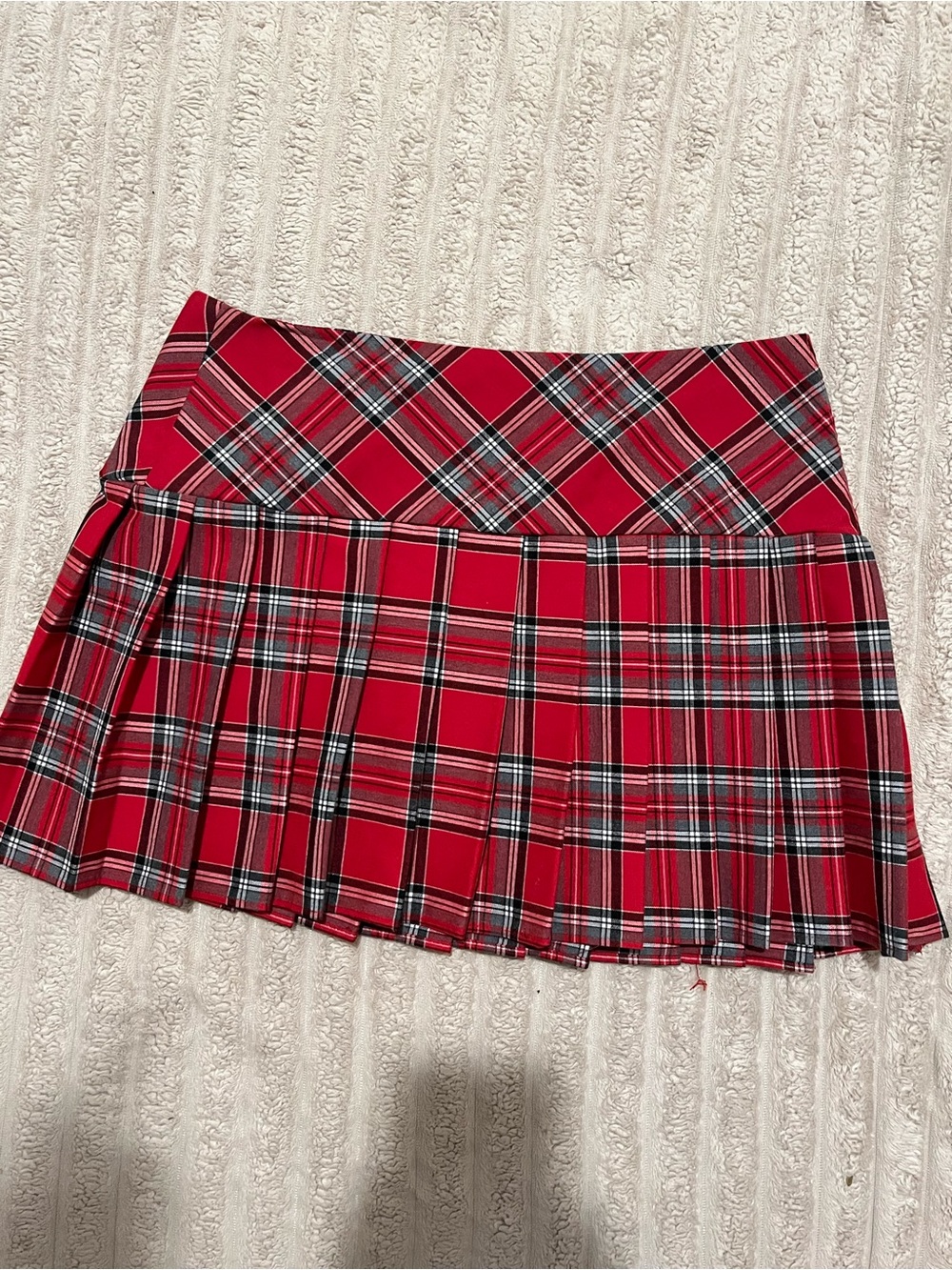 Red Plaid Pleated Mini Skirt - Stylish Schoolgirl-Inspired Look